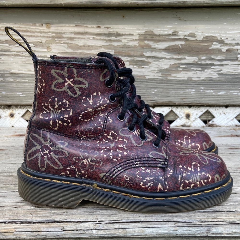 RARE Dr. Martens Made in England Dark Red Flower Print 6-Eye Boot Women's Size 5 - Picture 3 of 13